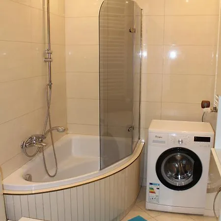 Roberto Apartment